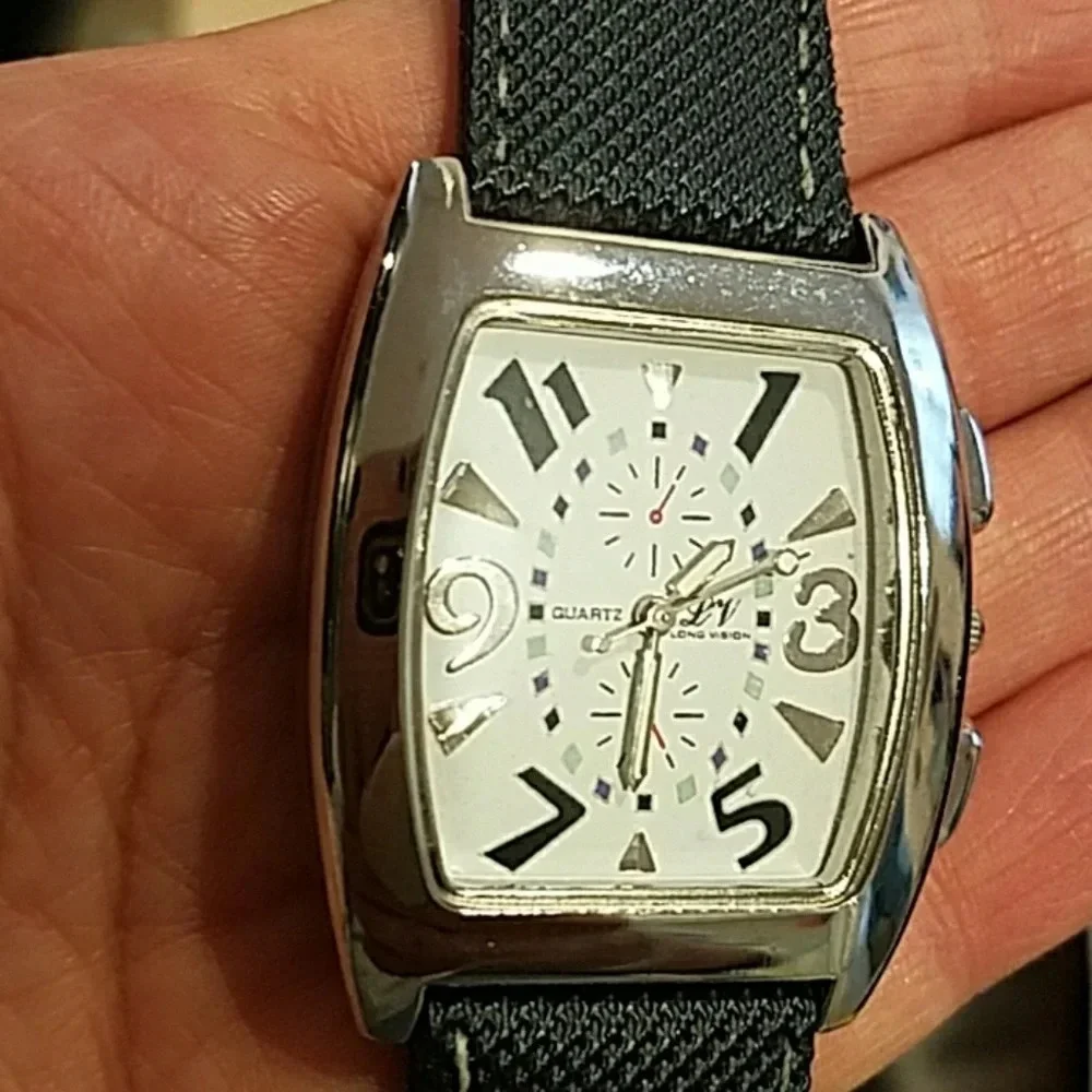 QUARTZ Long Vision Black Watch!.